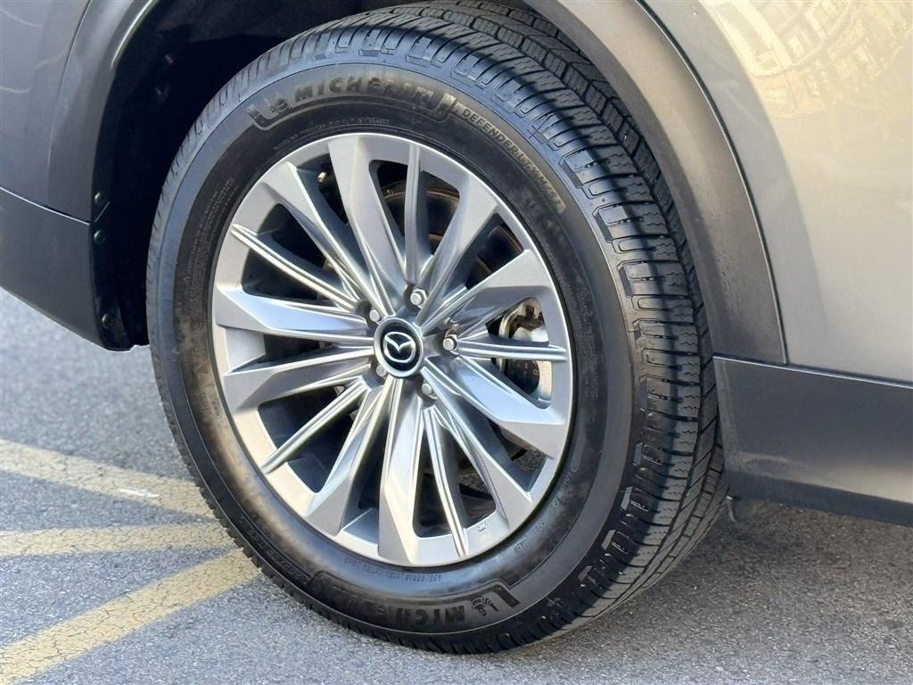 Used 2024 MAZDA CX-90 3.3 Turbo w/ Preferred Plus AWD/4WD image 9