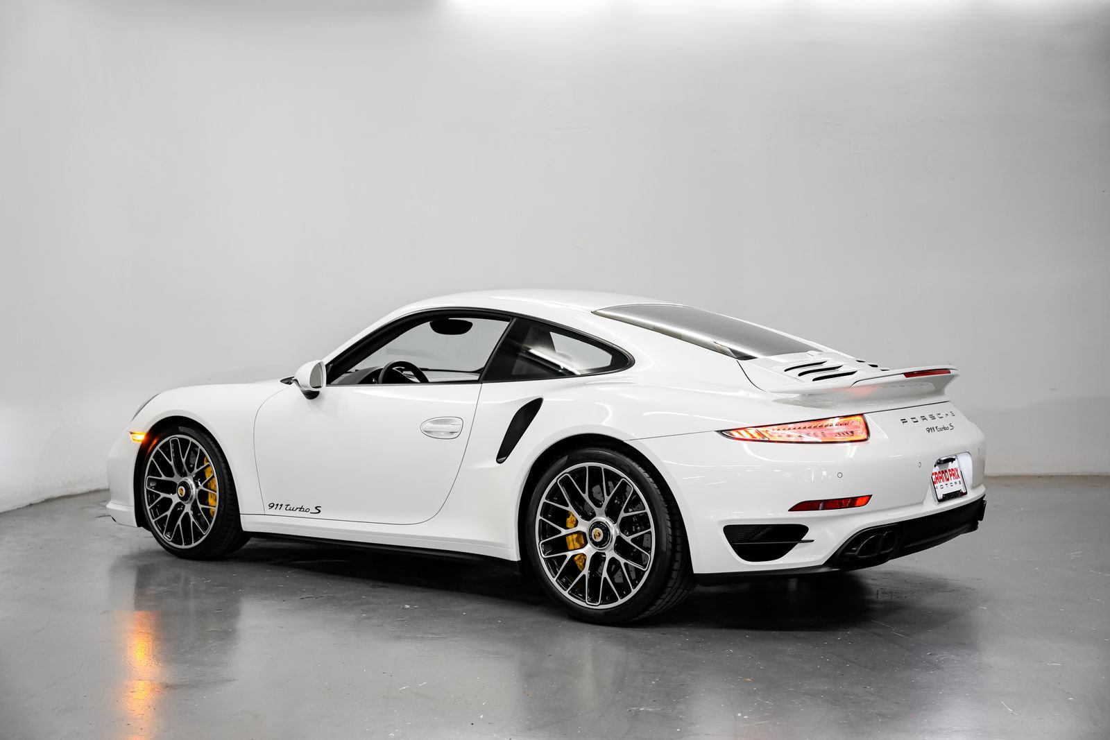 Used 2014 Porsche 911 Turbo S AWD/4WD image 8