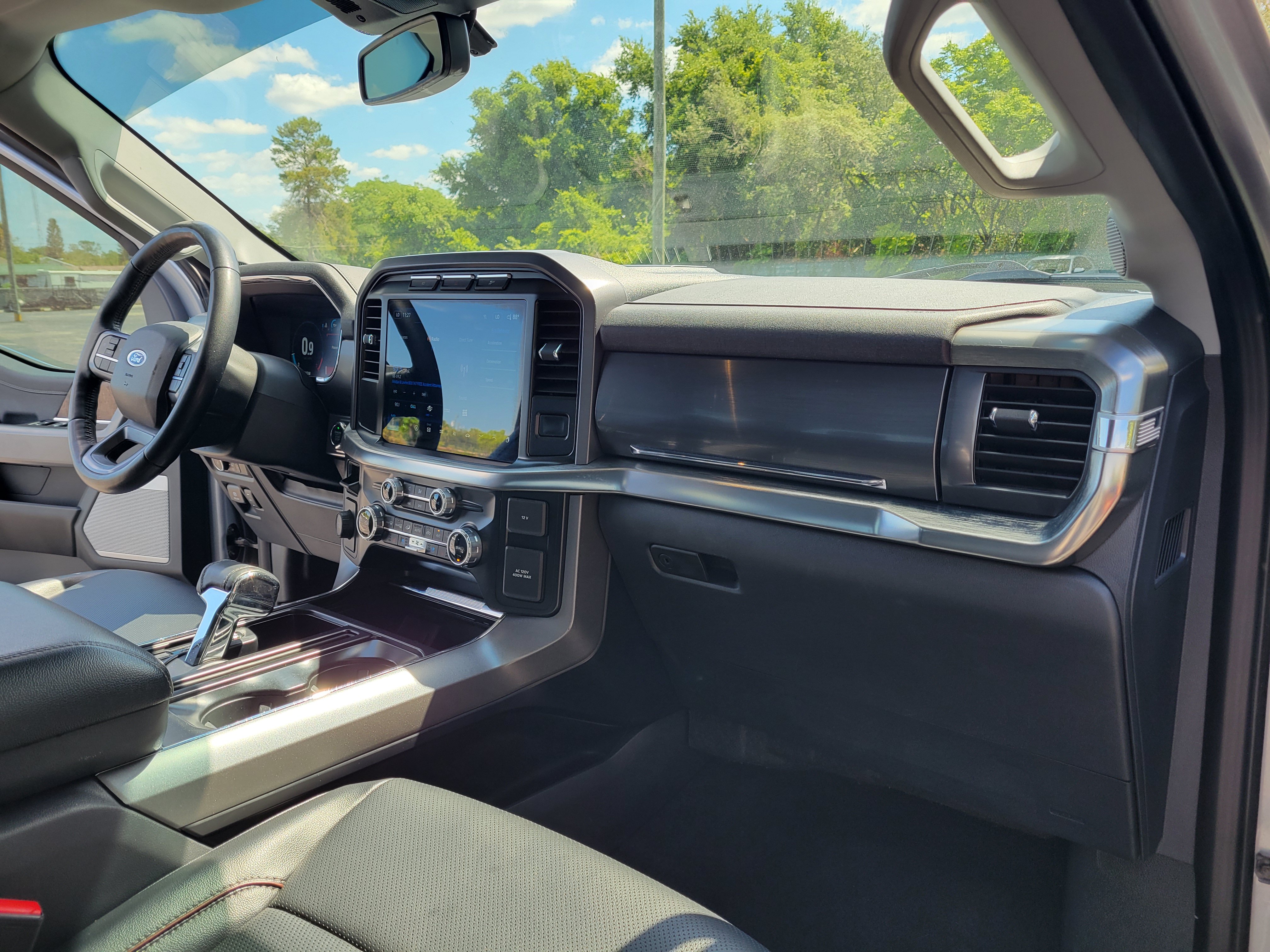 Used 2023 Ford F150 Lariat RWD image 29