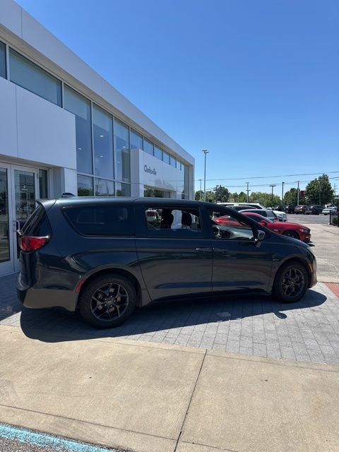 Used 2019 Chrysler Pacifica Touring Plus w/ S Appearance Package FWD image 7