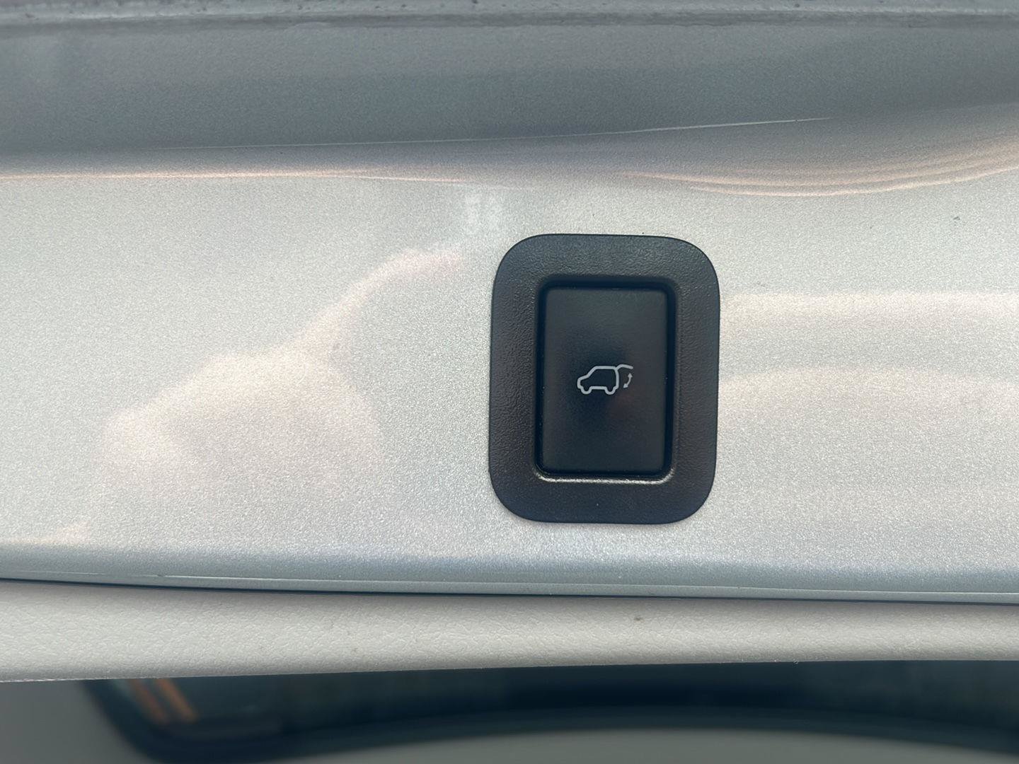 Used 2019 Toyota Highlander XLE AWD/4WD image 11