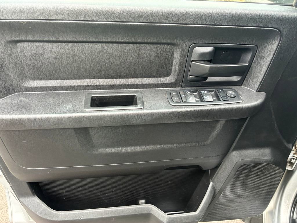 Used 2018 RAM 2500 Tradesman w/ Chrome Appearance Group AWD/4WD image 36