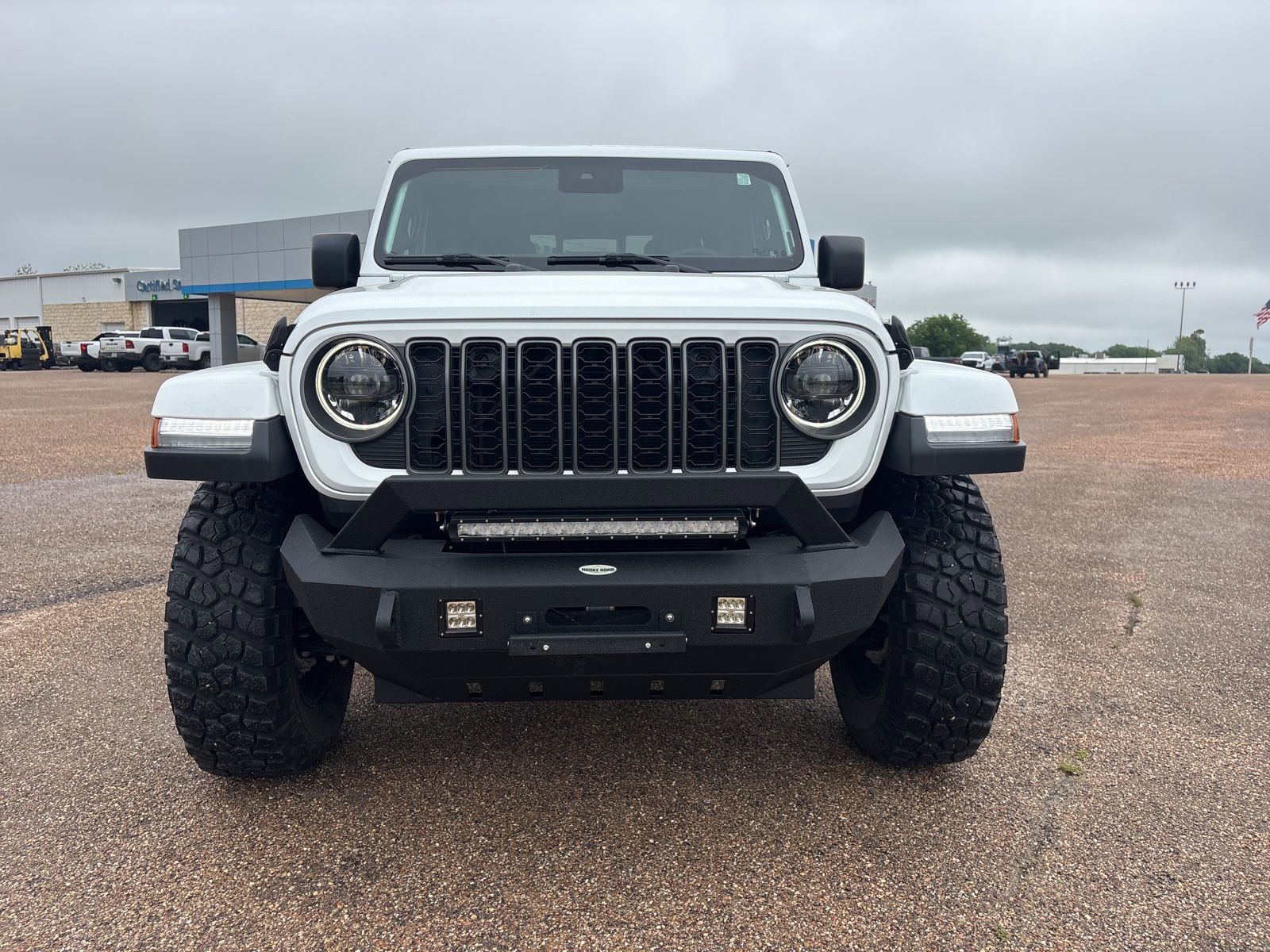 Used 2025 Jeep Gladiator Sport AWD/4WD image 9