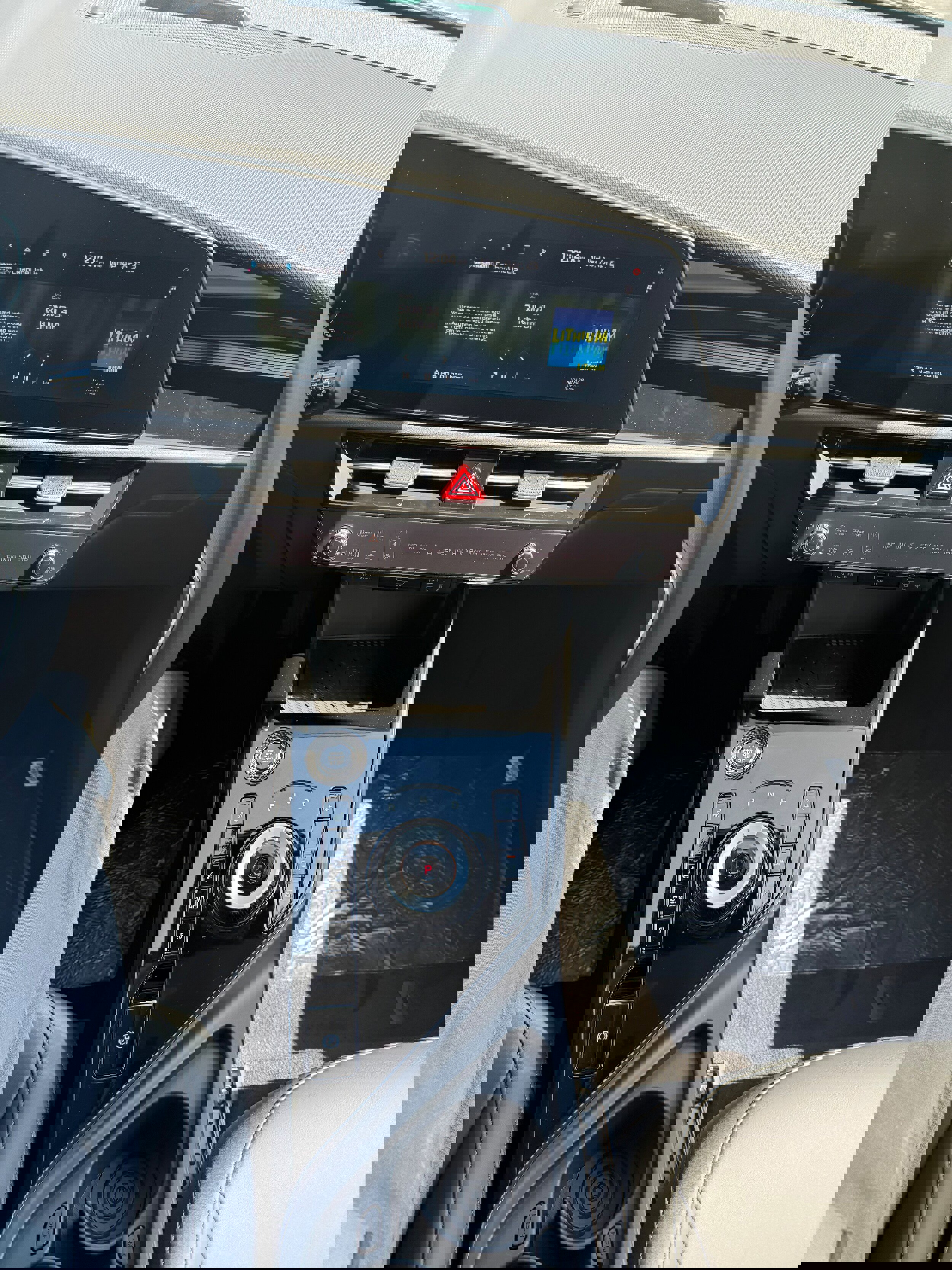 New 2025 Kia Niro EX w/ EX Cold Weather Package image 16