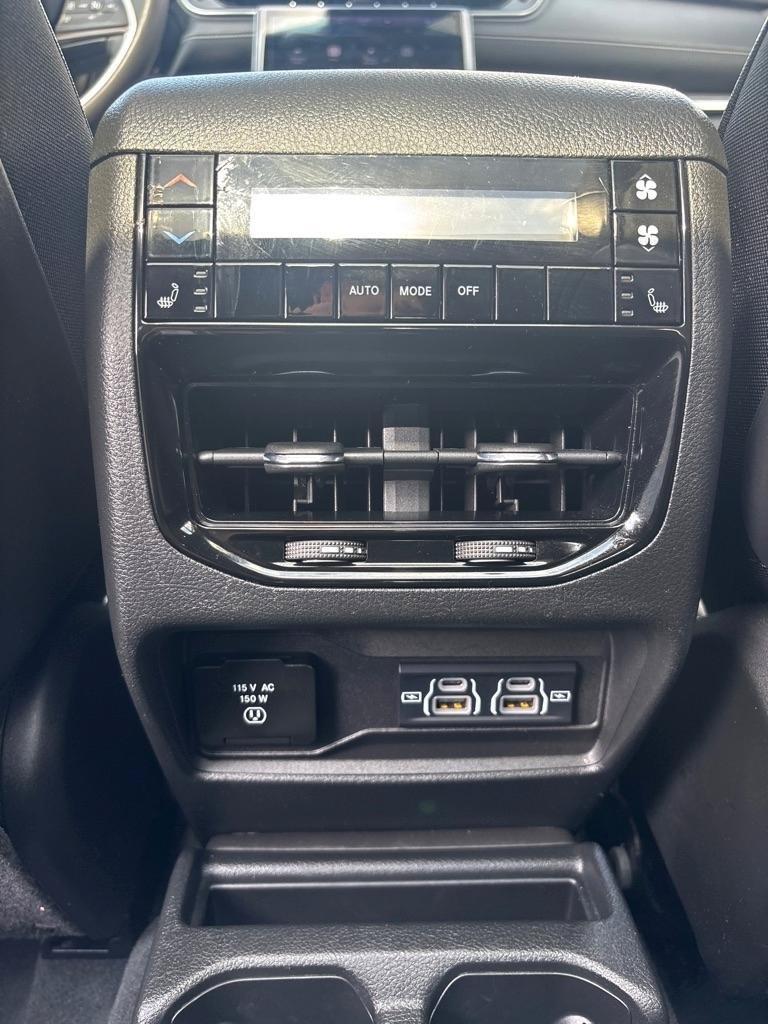 Used 2024 Jeep Grand Cherokee L Limited w/ Luxury Tech Group II AWD/4WD image 24