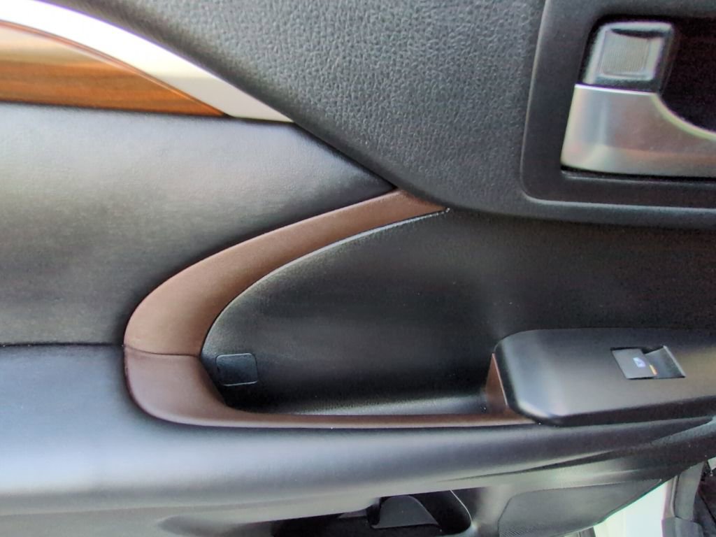 Used 2018 Toyota Highlander Limited image 26