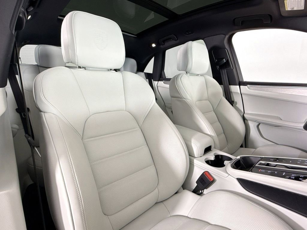 Certified 2025 Porsche Macan S AWD/4WD image 14
