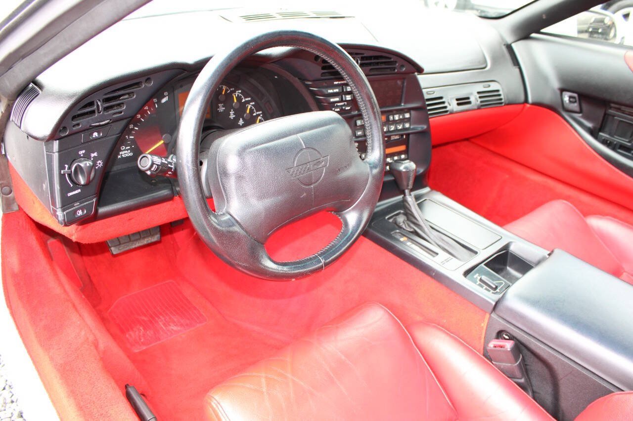 Used 1996 Chevrolet Corvette Coupe RWD image 13