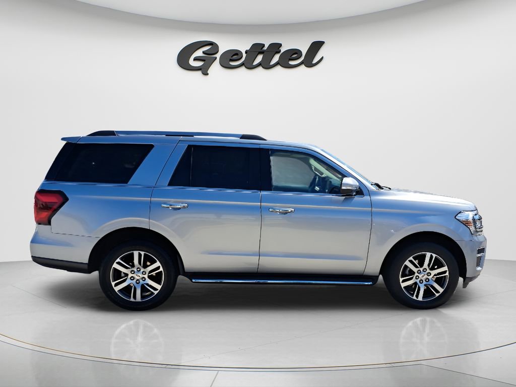 Used 2023 Ford Expedition Limited image 3