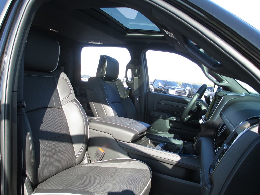 Used 2026 RAM 2500 Limited AWD/4WD image 29
