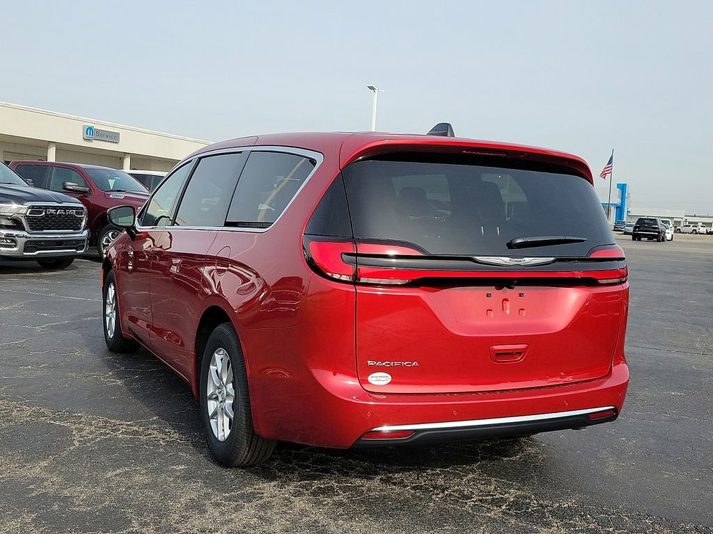 New 2026 Chrysler Pacifica Select FWD image 4