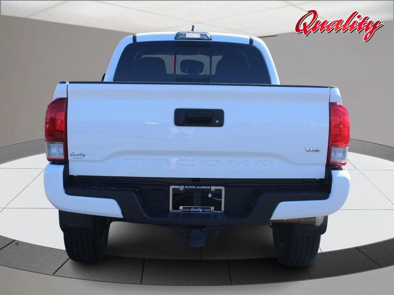 Used 2017 Toyota Tacoma TRD Sport w/ Tow Package image 4