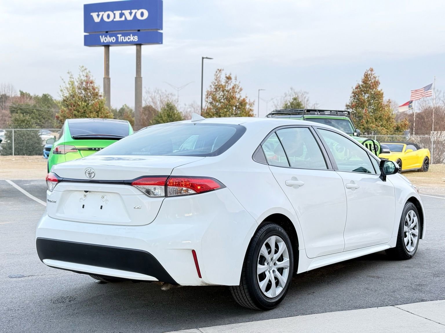 Used 2021 Toyota Corolla LE image 7