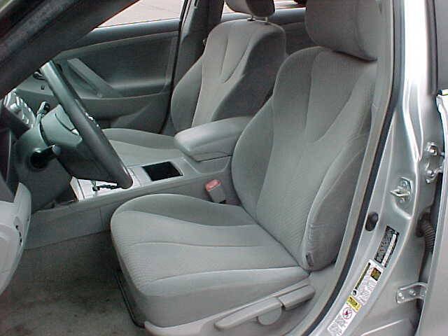 Used 2009 Toyota Camry LE FWD image 18