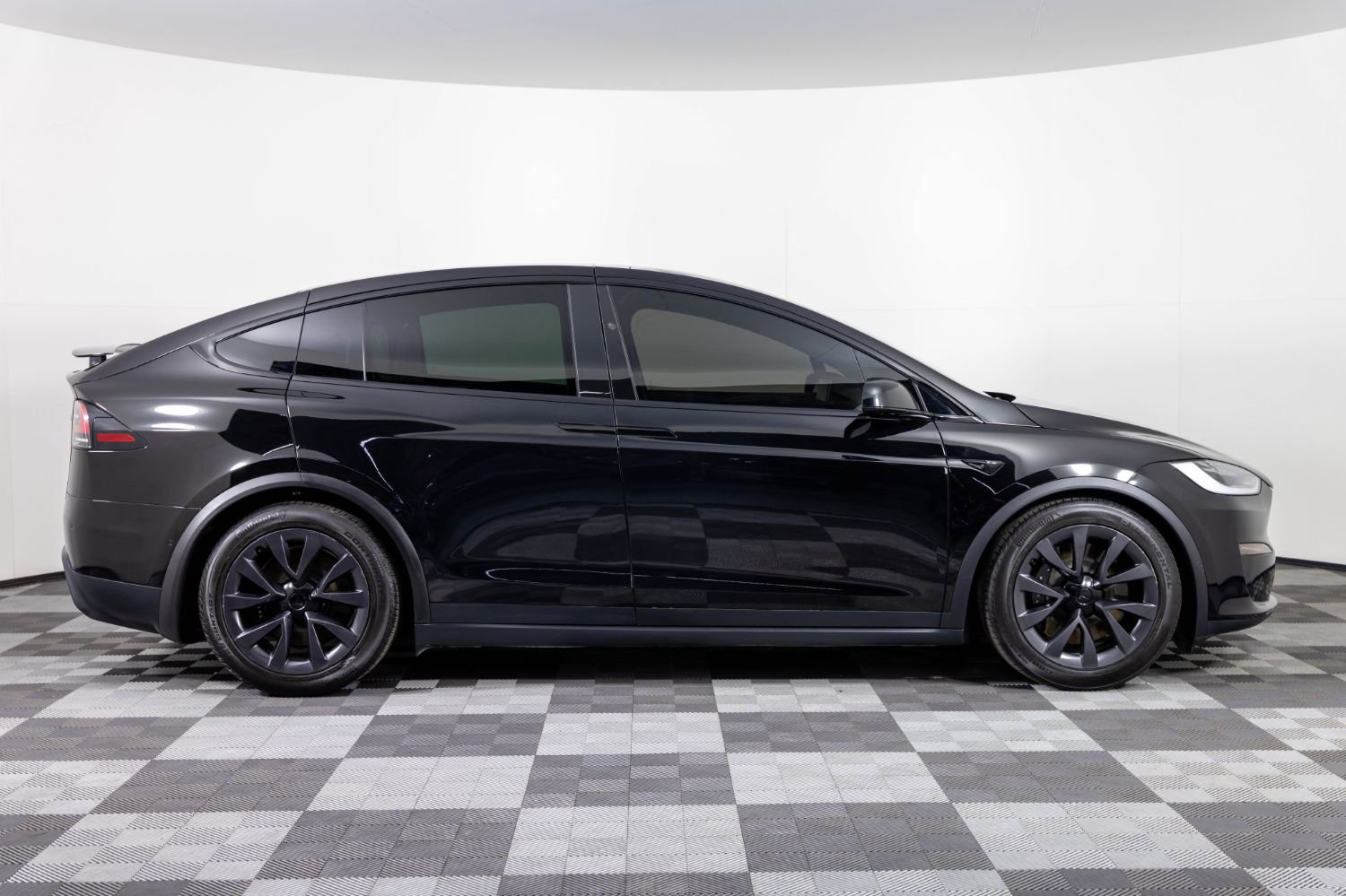 Used 2023 Tesla Model X Plaid AWD/4WD image 9