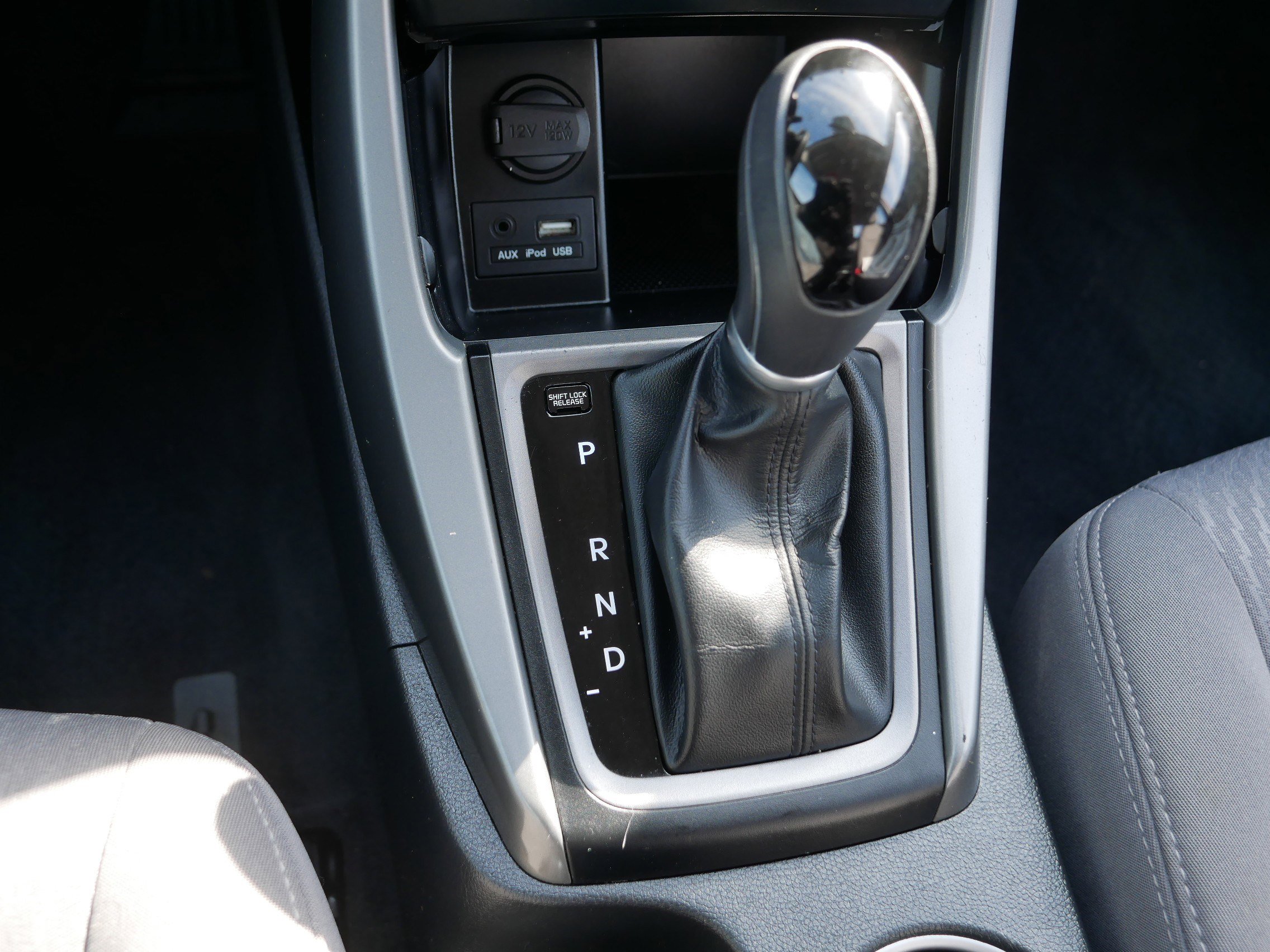 Used 2016 Hyundai Elantra SE FWD image 24