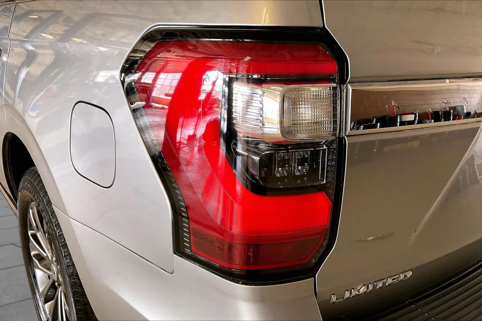 Used 2021 Ford Expedition Limited AWD/4WD image 26