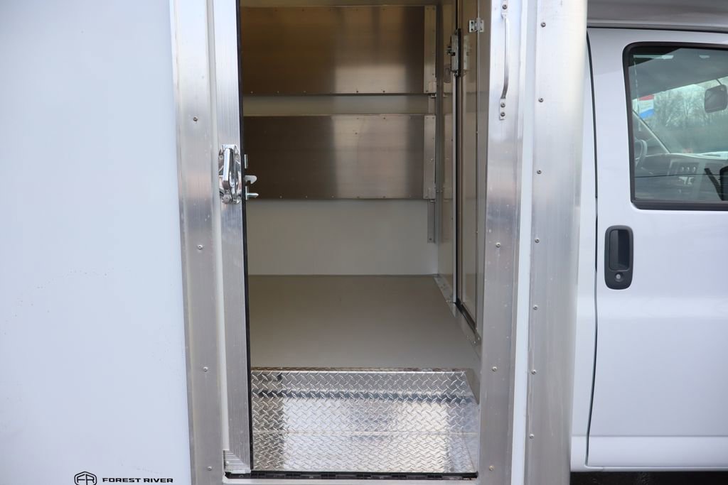 New 2026 Chevrolet Express 3500 w/ Power Convenience Package image 4