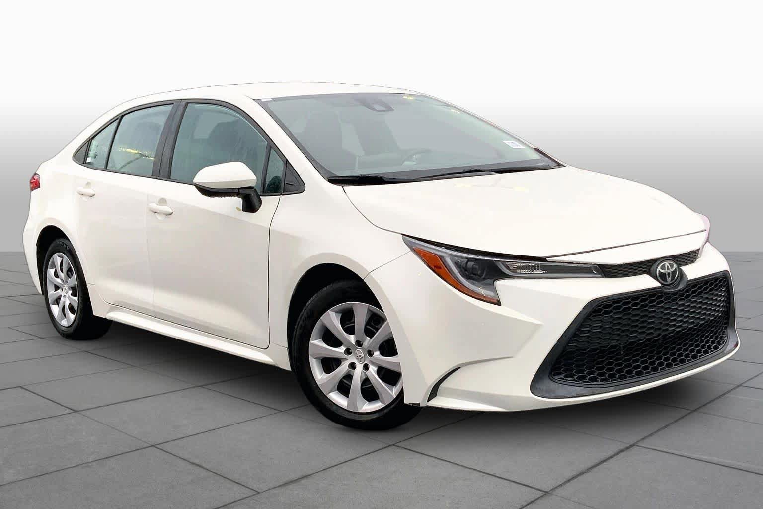 Used 2020 Toyota Corolla LE FWD image 3