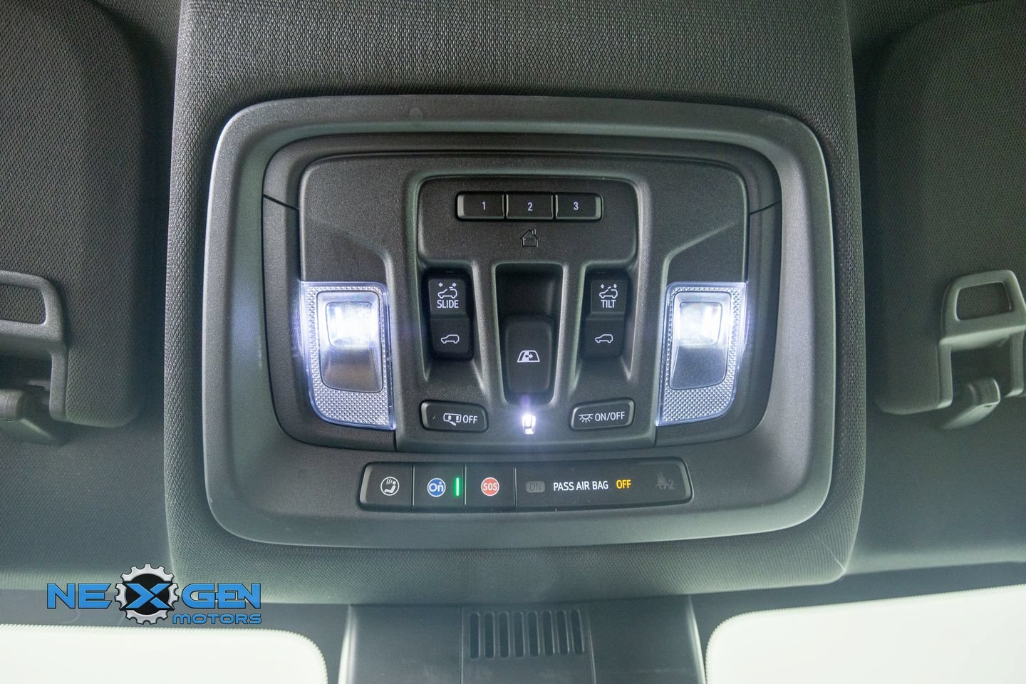 Used 2024 GMC Sierra 1500 AT4 w/ Technology Package AWD/4WD image 24