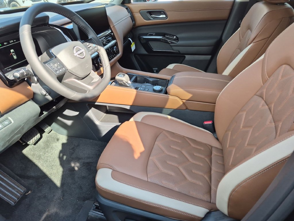 New 2026 Nissan Pathfinder Platinum AWD/4WD image 6