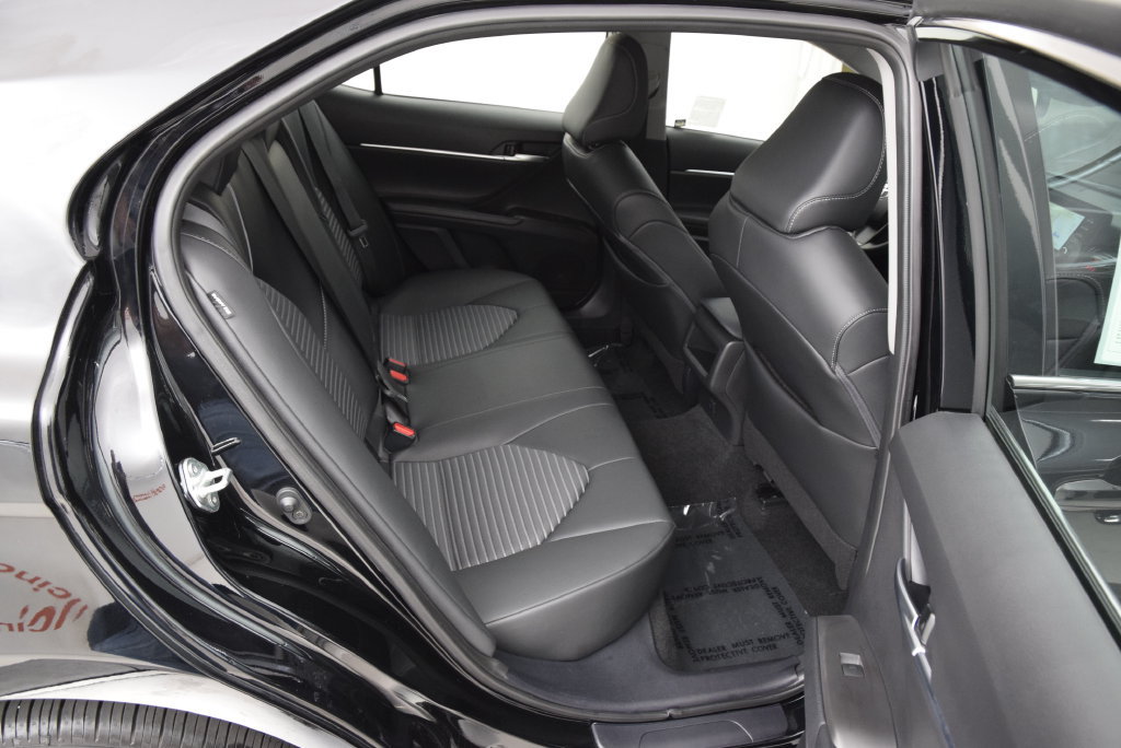 Used 2024 Toyota Camry SE w/ Convenience Package FWD image 17