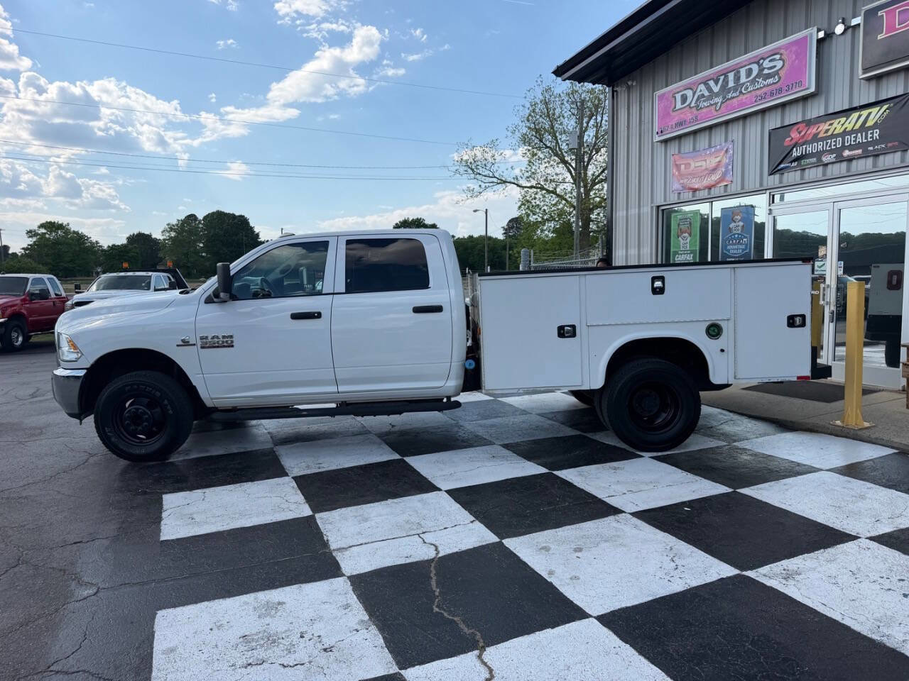 Used 2018 RAM 3500 Tradesman w/ Chrome Appearance Group AWD/4WD image 9