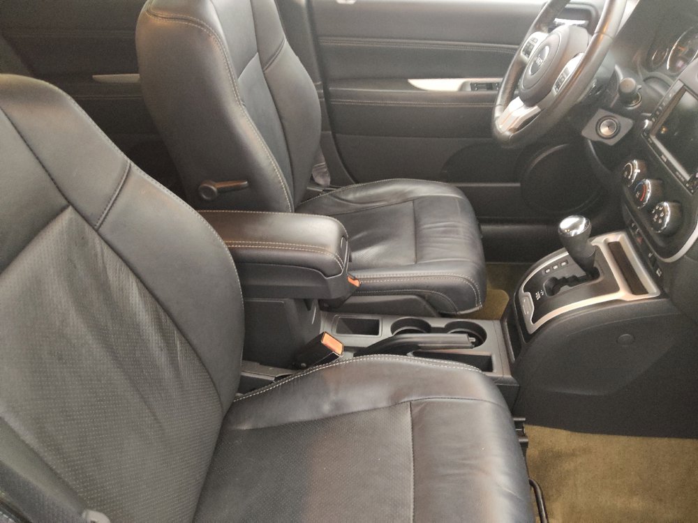 Used 2016 Jeep Compass High Altitude FWD image 21