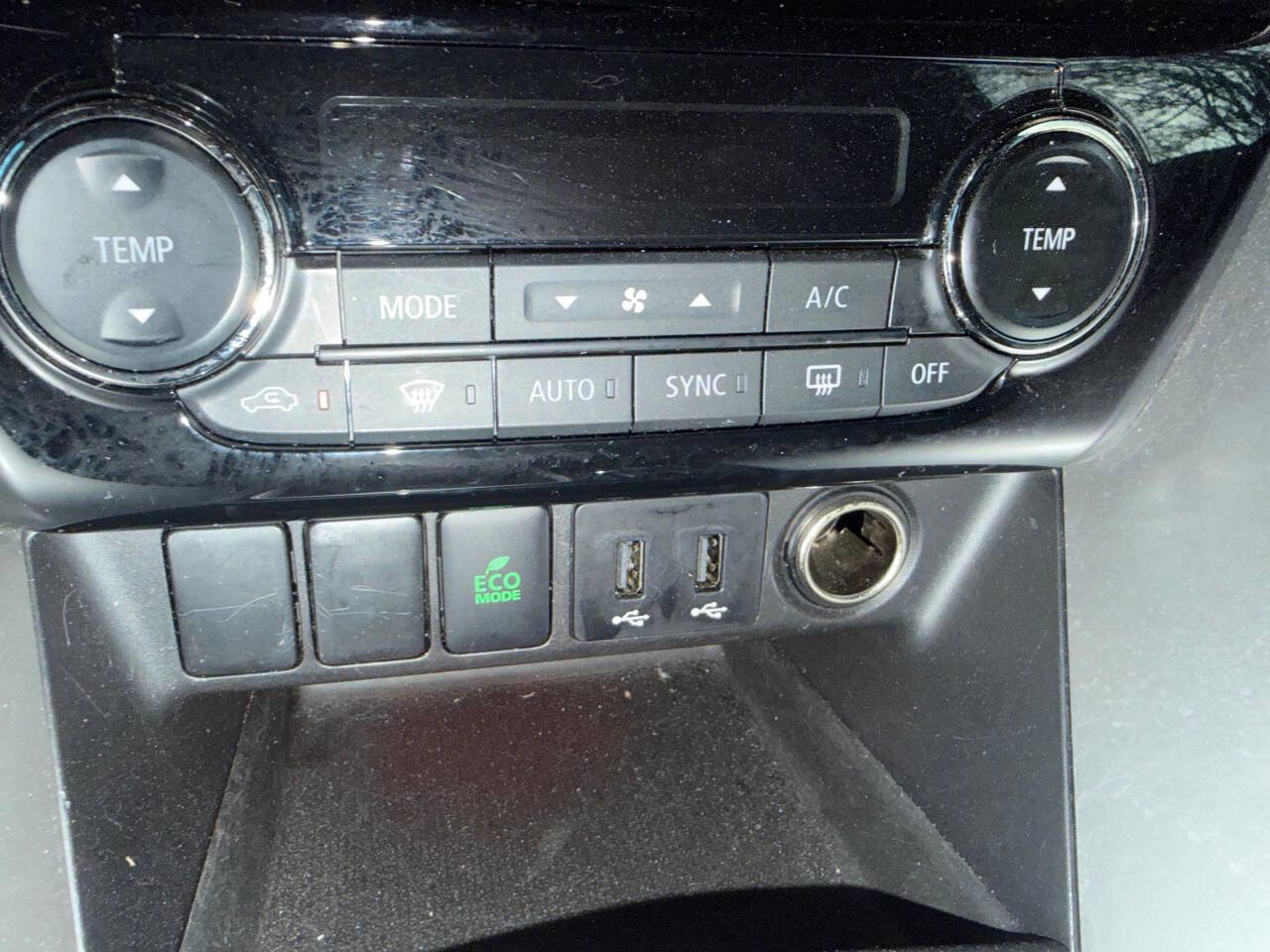 Used 2018 Mitsubishi Eclipse Cross SEL image 26