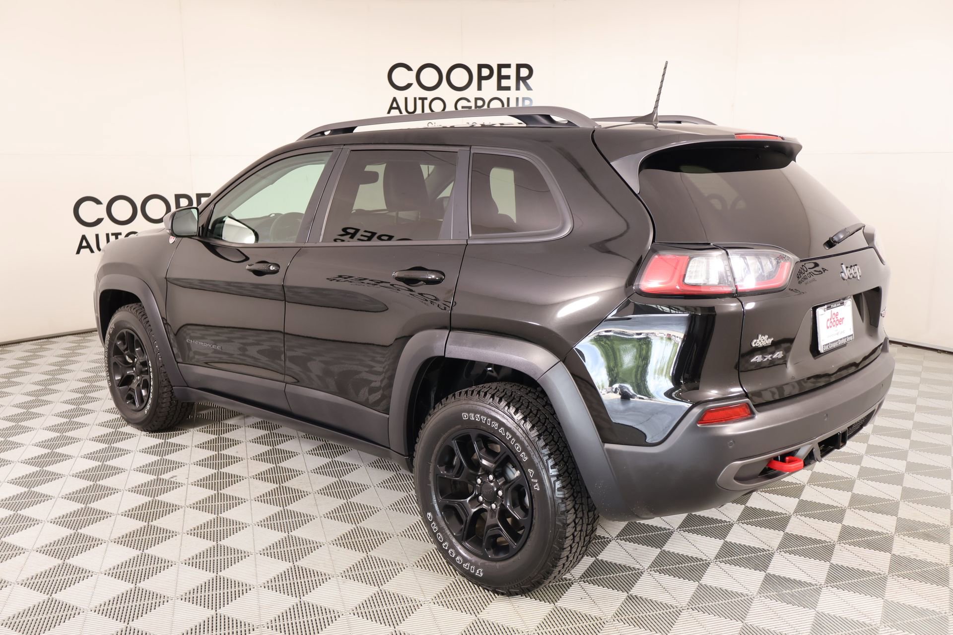 Used 2021 Jeep Cherokee Trailhawk w/ Comfort/Convenience Group AWD/4WD image 22