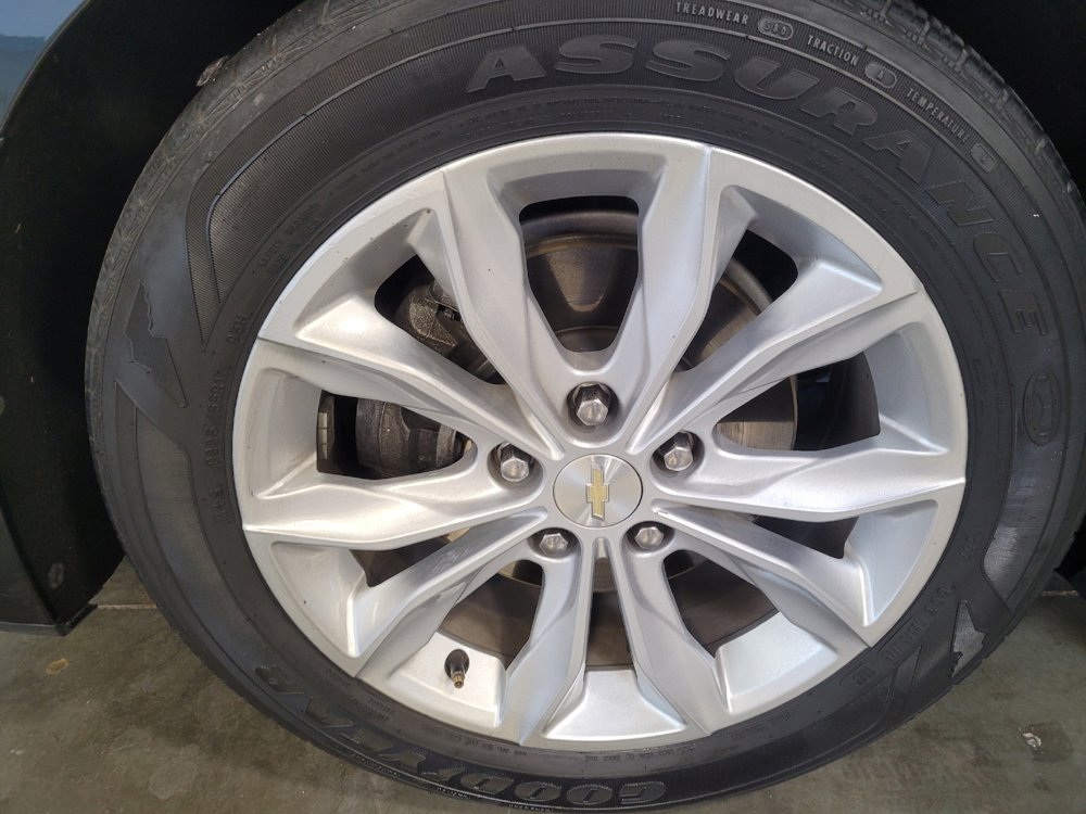 Used 2021 Chevrolet Malibu LT FWD image 31