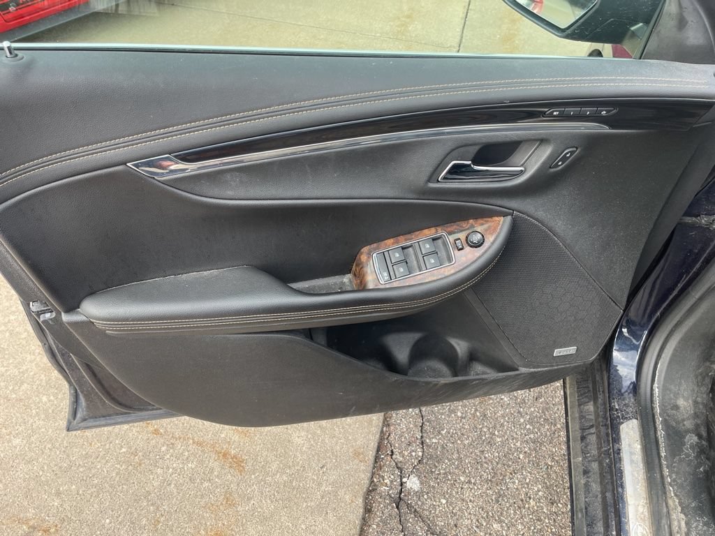 Used 2015 Chevrolet Impala LTZ FWD image 24