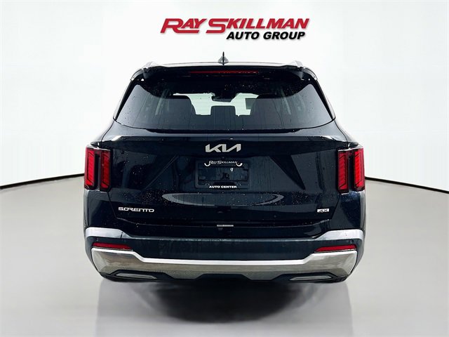Used 2024 Kia Sorento S image 6