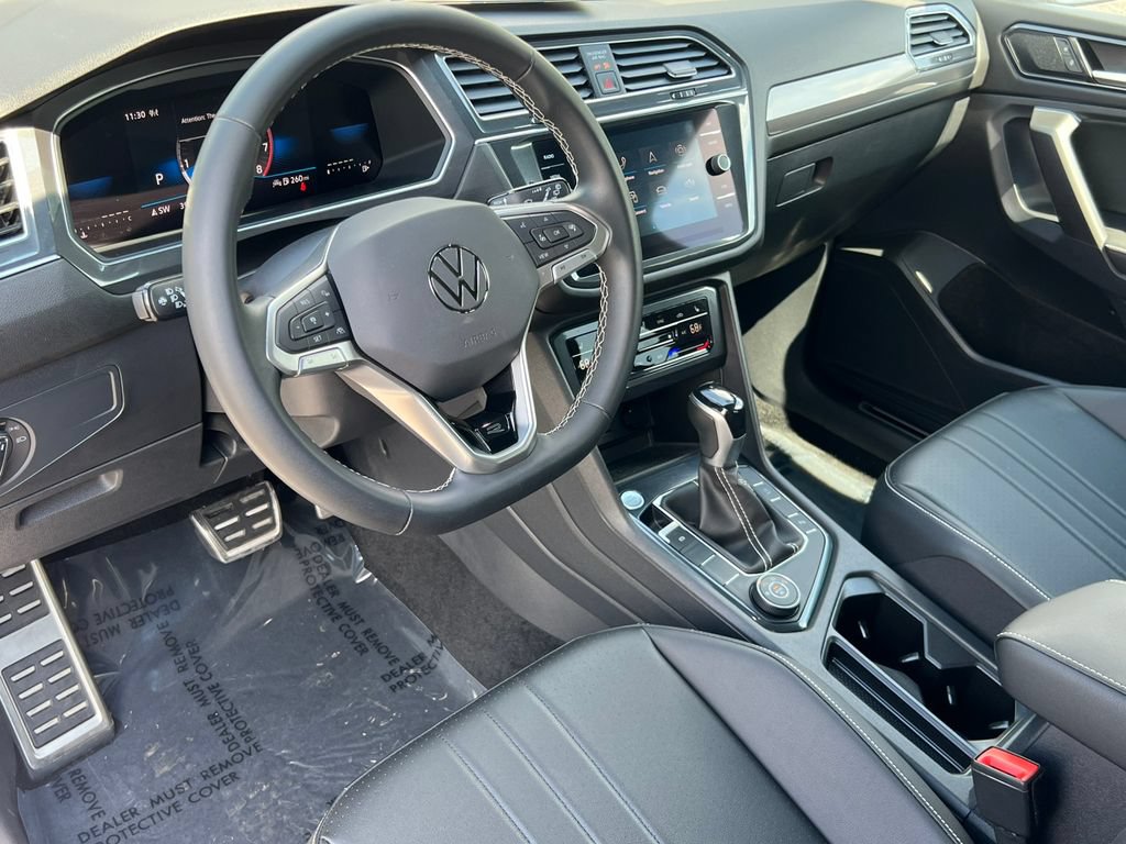 Used 2023 Volkswagen Tiguan SE R-Line AWD/4WD image 13