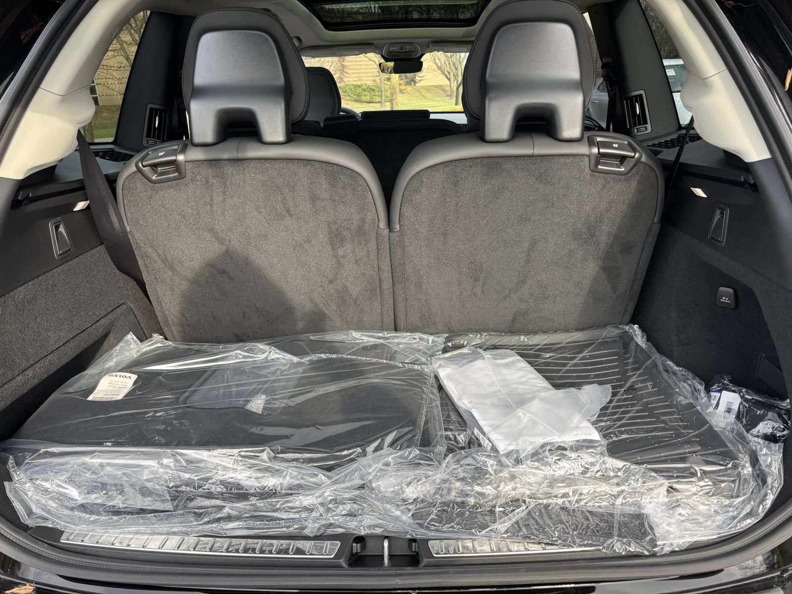 New 2026 Volvo XC90 B6 Plus w/ Protection Package Premier AWD/4WD image 9