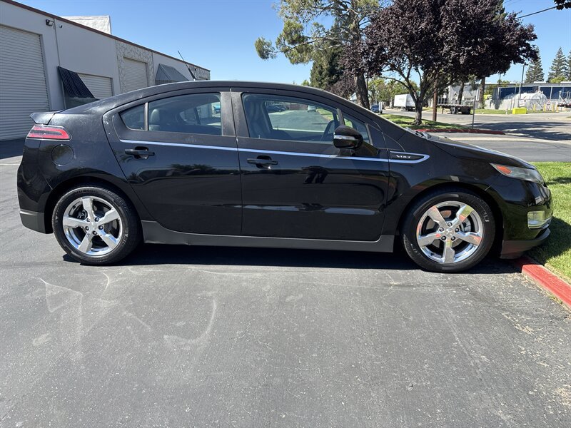 Used 2011 Chevrolet Volt Premium w/ Premium Trim Package FWD image 12