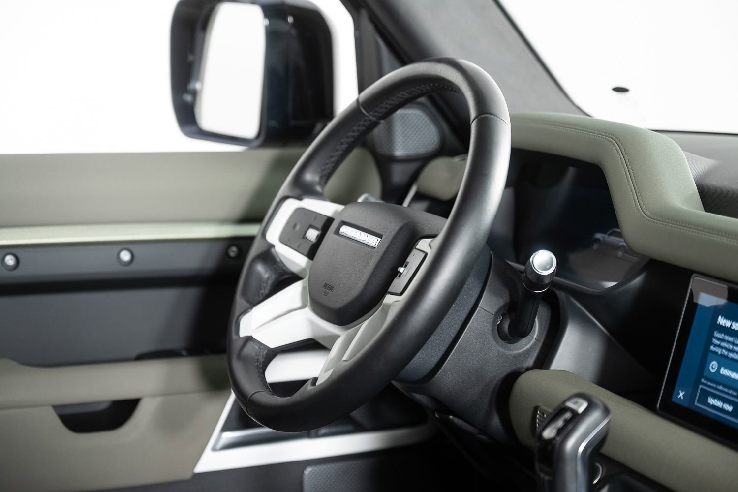 Used 2020 Land Rover Defender 110 S image 24