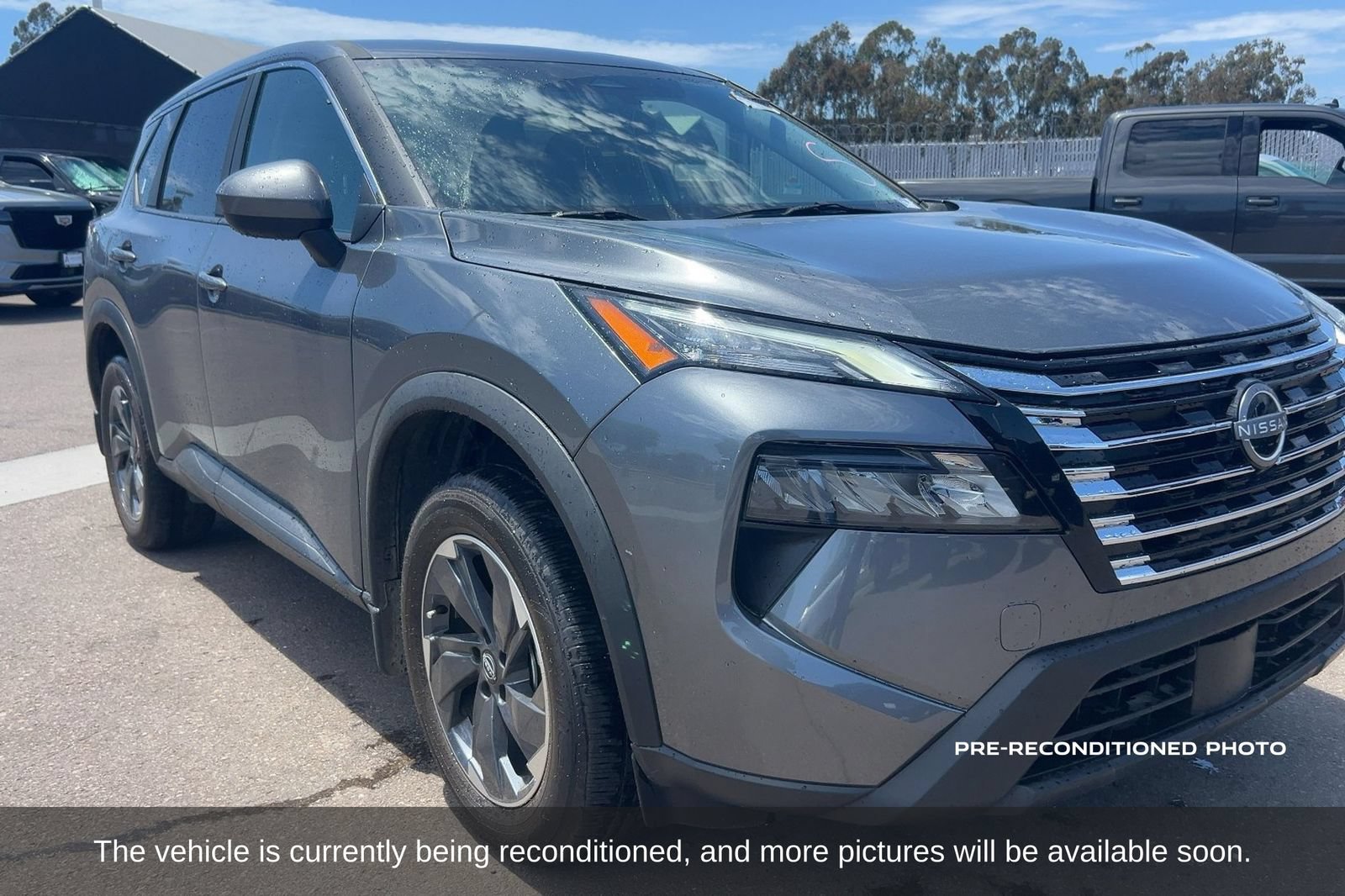 Used 2026 Nissan Rogue SV FWD image 3