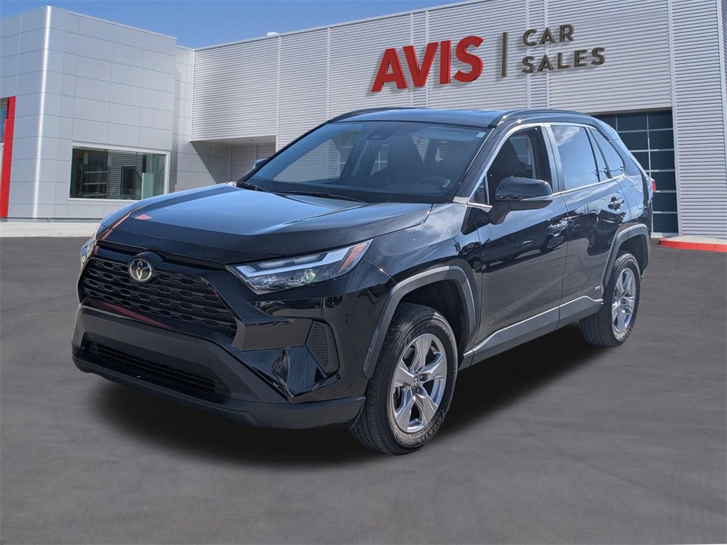 Used 2025 Toyota RAV4 XLE image 1