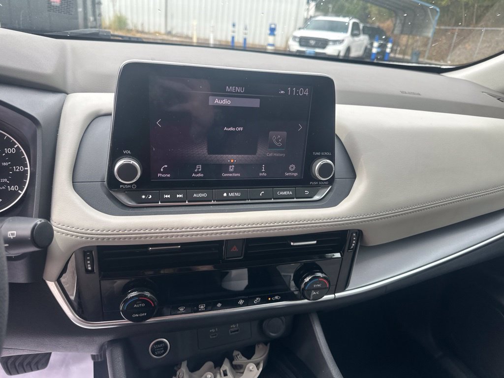Used 2022 Nissan Rogue SV AWD/4WD image 18