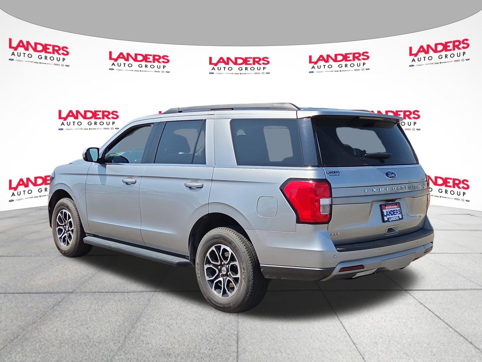 Used 2024 Ford Expedition XLT image 5