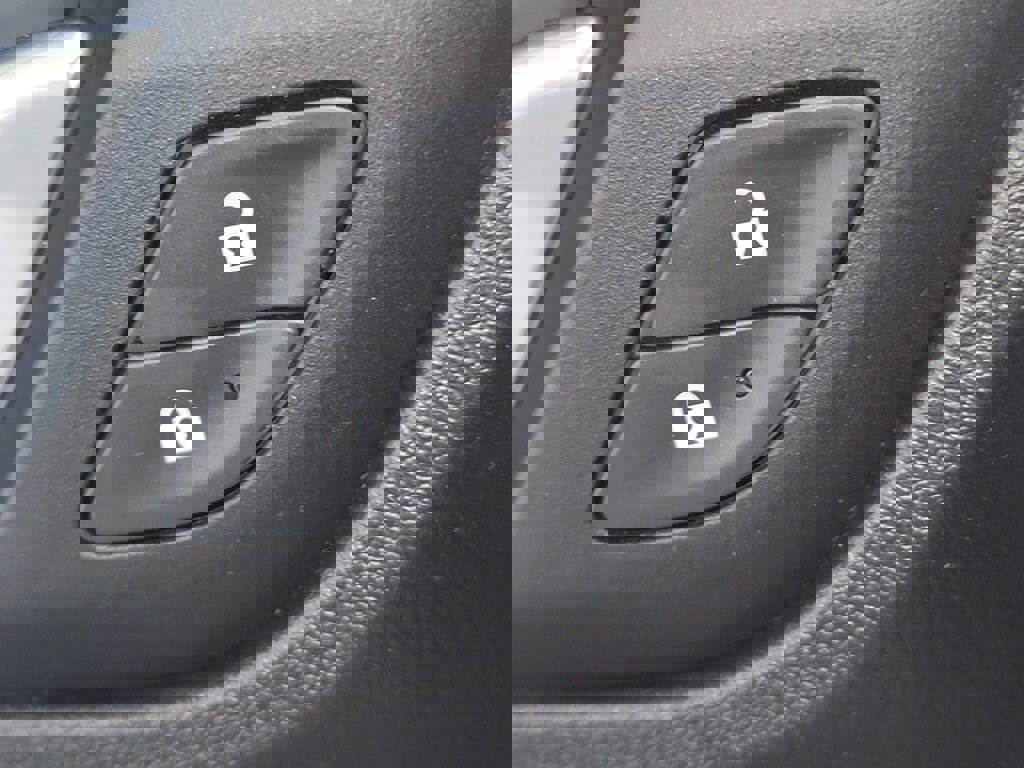 Used 2022 GMC Terrain SLE image 19