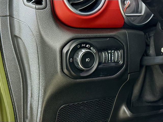 Used 2021 Jeep Wrangler Unlimited Rubicon image 10