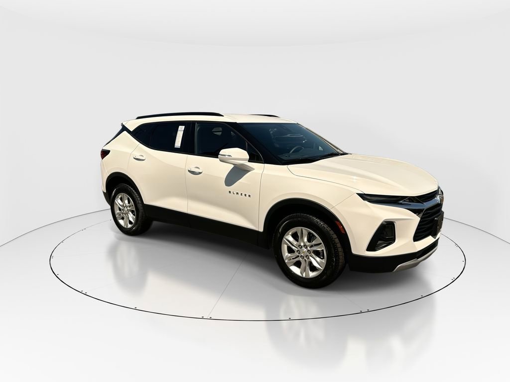 Used 2022 Chevrolet Blazer LT image 2