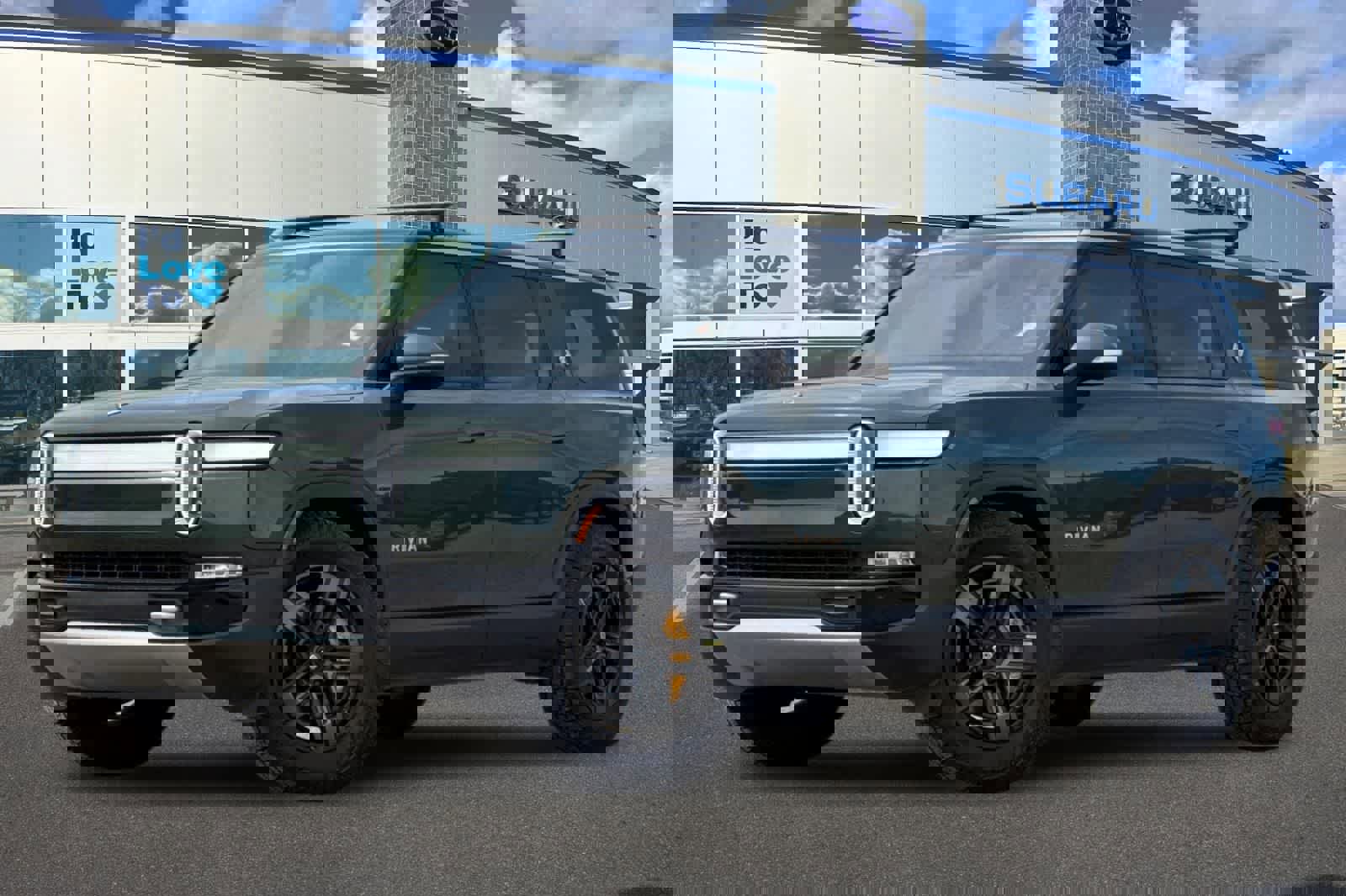 Used 2023 Rivian R1S Adventure image 1