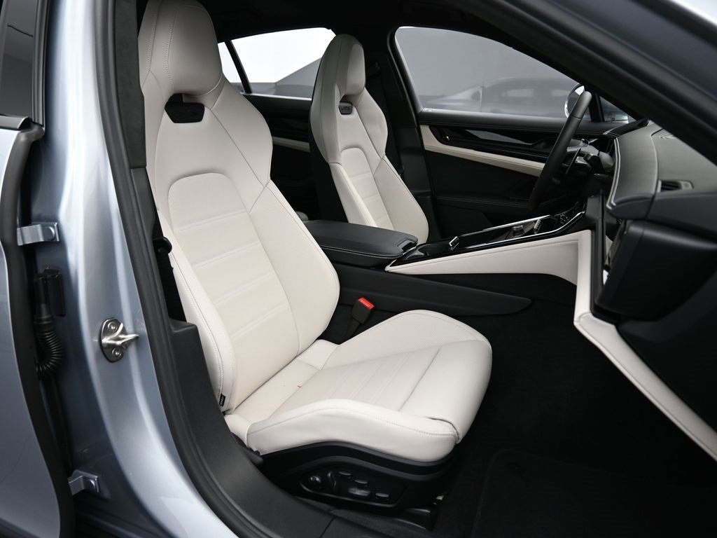 New 2026 Porsche Panamera GTS image 32