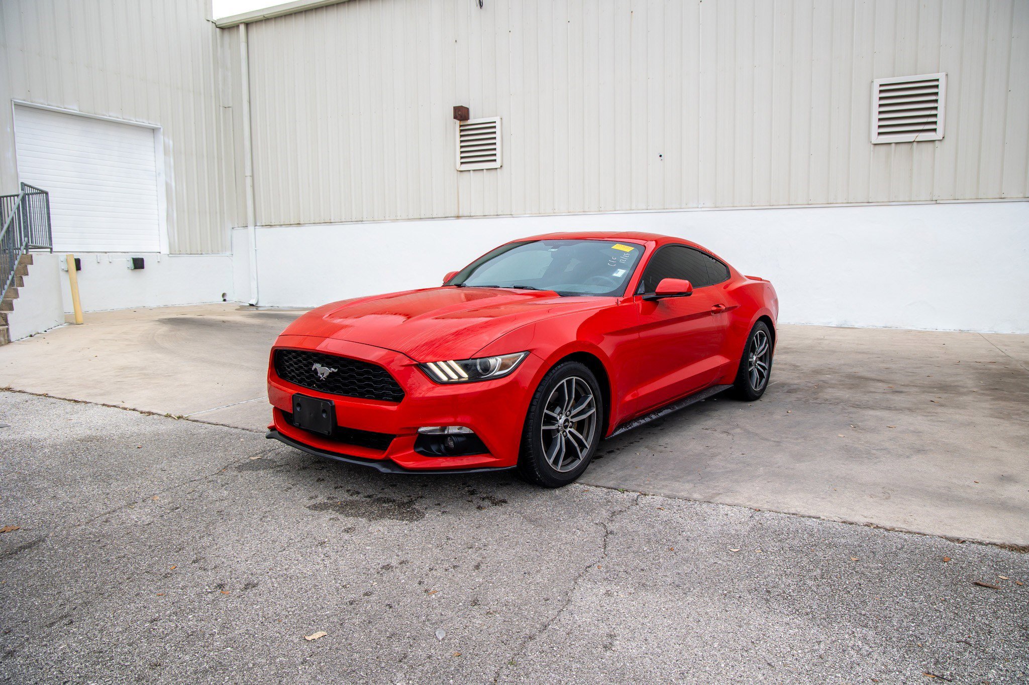 Used 2016 Ford Mustang Premium image 3