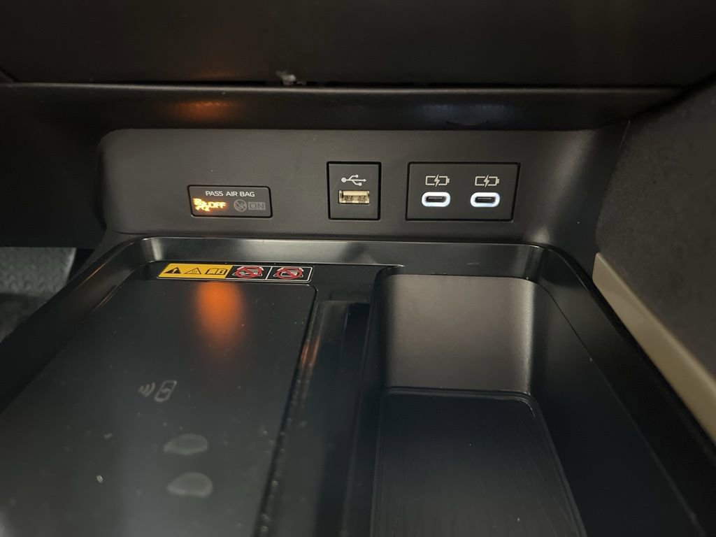 Used 2025 Toyota Camry LE image 41