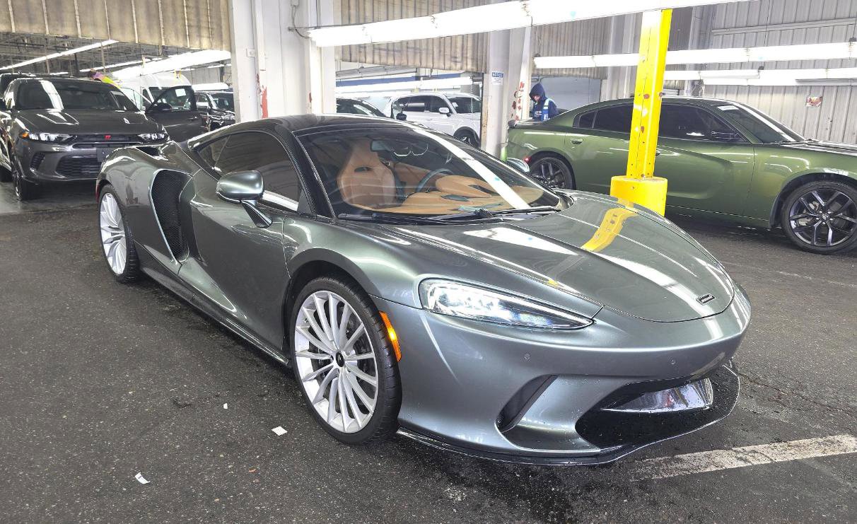 Used 2023 McLaren GT image 2