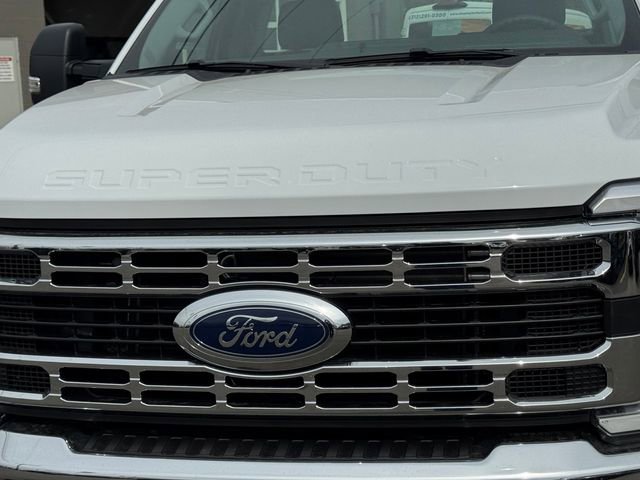 New 2026 Ford F550 4x4 Regular Cab Super Duty image 5